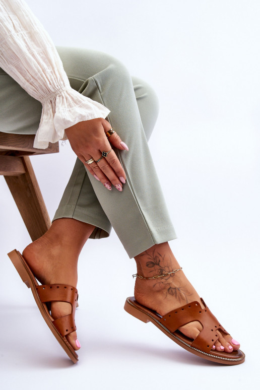 Zazoo 40326 Moteriškas Šlepetės Su dekoratyviniais išpjovomis rudos spalvos Zazoo 40326 Moteriškas Šlepetės Su dekoratyviniais išpjovomis rudos spalvos