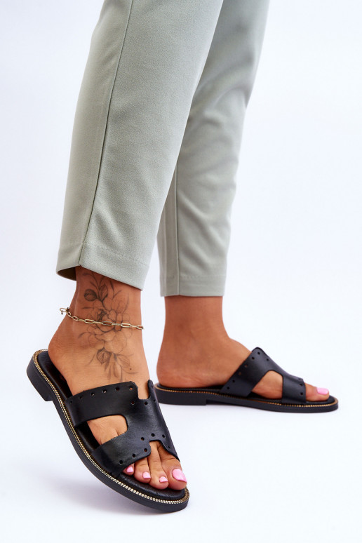 Zazoo 40326 Moteriškas Šlepetės Su dekoratyviniais išpjovomis juodos spalvos Zazoo 40326 Moteriškas Šlepetės Su dekoratyviniais išpjovomis juodos spalvos