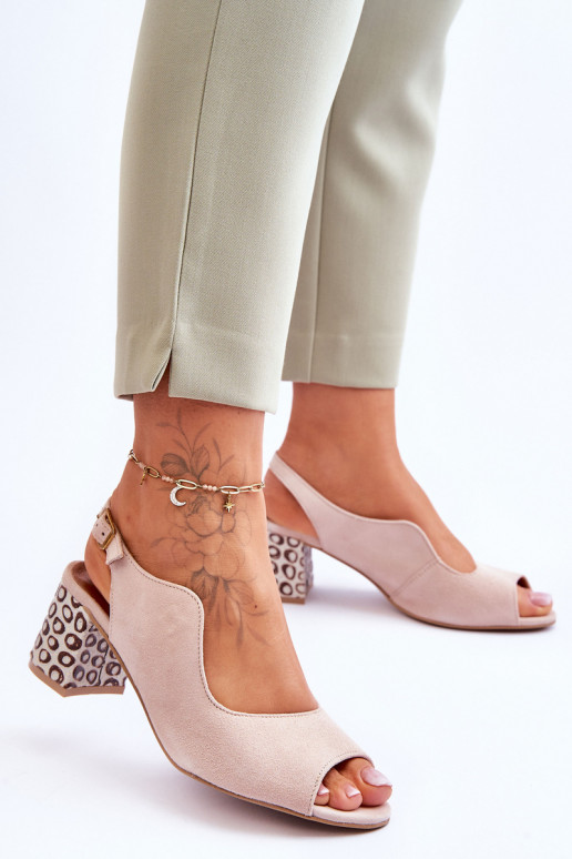 Moteriškas Zomšinės basutės su kulniukais Tai turiciejka 05870-04 smėlio spalvos Moteriškas Zomšinės basutės su kulniukais Tai turiciejka 05870-04 smėlio spalvos