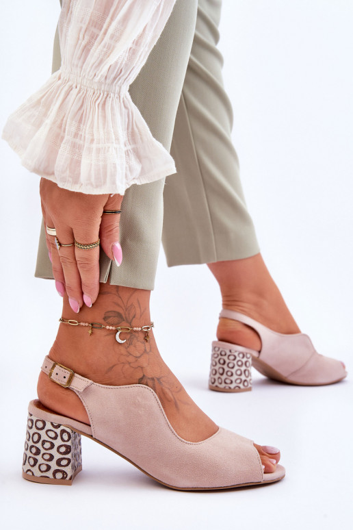 Moteriškas Zomšinės basutės su kulniukais Tai turiciejka 05870-04 smėlio spalvos Moteriškas Zomšinės basutės su kulniukais Tai turiciejka 05870-04 smėlio spalvos