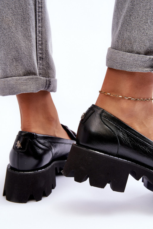 Moteriškas Oda batai Mokasinai su ornamentais Laura Messi 2699 juodos spalvos