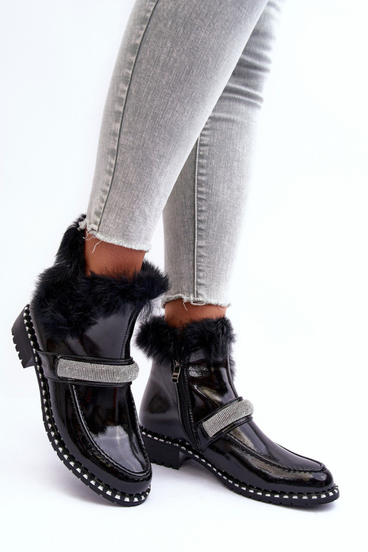 Žemas Aulinukai su lako efektu su kailiuku Ir Dekoracija S.Barski MR870-74 juodos spalvos Žemas Aulinukai su lako efektu su kailiuku Ir Dekoracija S.Barski MR870-74 juodos spalvos