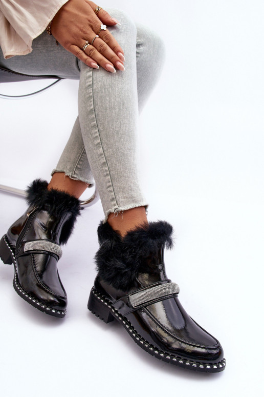 Žemas Aulinukai su lako efektu su kailiuku Ir Dekoracija S.Barski MR870-74 juodos spalvos Žemas Aulinukai su lako efektu su kailiuku Ir Dekoracija S.Barski MR870-74 juodos spalvos