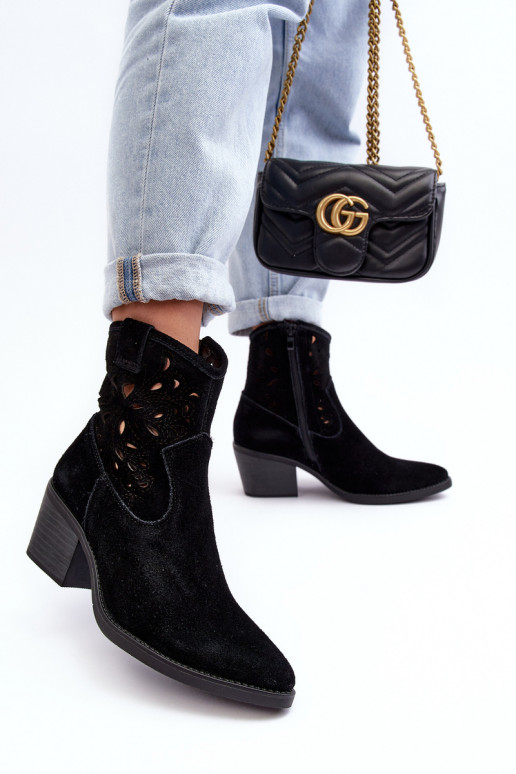 Zomšiniai batai kaubojiško stiliaus su aužūro elementais D&A SN622-20 juodos spalvos Zomšiniai batai kaubojiško stiliaus su aužūro elementais D&A SN622-20 juodos spalvos