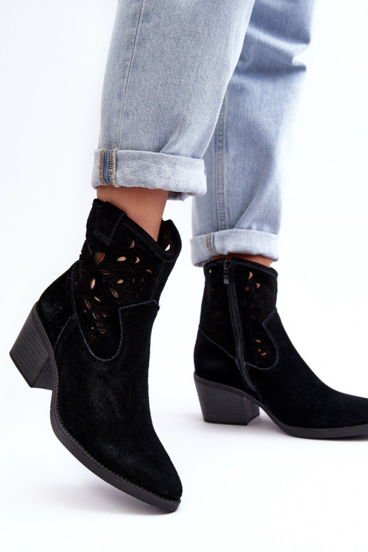 Zomšiniai batai kaubojiško stiliaus su aužūro elementais D&A SN622-20 juodos spalvos Zomšiniai batai kaubojiško stiliaus su aužūro elementais D&A SN622-20 juodos spalvos