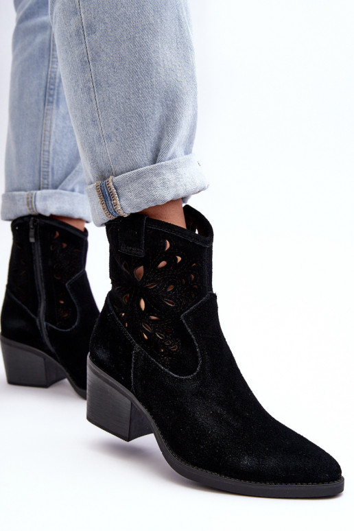 Zomšiniai batai kaubojiško stiliaus su aužūro elementais D&A SN622-20 juodos spalvos Zomšiniai batai kaubojiško stiliaus su aužūro elementais D&A SN622-20 juodos spalvos