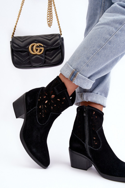 Zomšiniai batai kaubojiško stiliaus su aužūro elementais D&A SN622-20 juodos spalvos Zomšiniai batai kaubojiško stiliaus su aužūro elementais D&A SN622-20 juodos spalvos