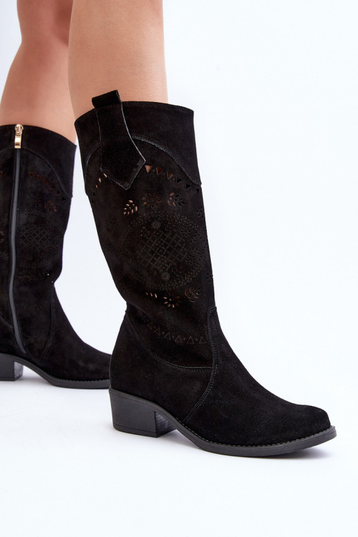 Zazoo 4043 iš zomšos ilgaauliai batai Ant žemo kulno su aužūro elementais juodos spalvos Zazoo 4043 iš zomšos ilgaauliai batai Ant žemo kulno su aužūro elementais juodos spalvos