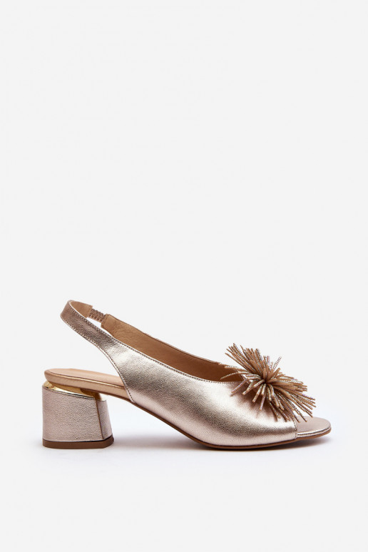 Moteriškos basutės su ornamentais Laura Messi 2719 aukso spalvos Moteriškos basutės su ornamentais Laura Messi 2719 aukso spalvos