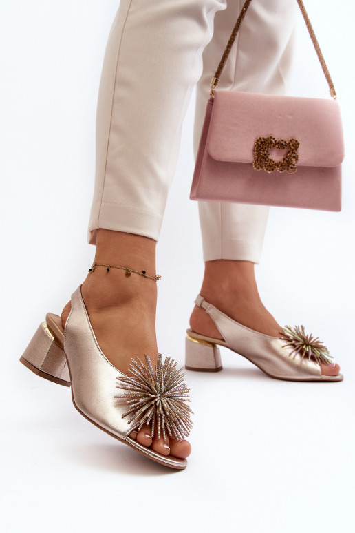 Moteriškos basutės su ornamentais Laura Messi 2719 aukso spalvos Moteriškos basutės su ornamentais Laura Messi 2719 aukso spalvos