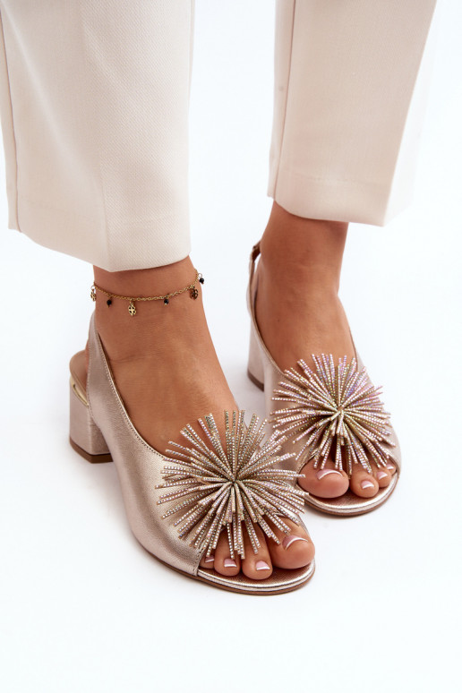 Moteriškos basutės su ornamentais Laura Messi 2719 aukso spalvos Moteriškos basutės su ornamentais Laura Messi 2719 aukso spalvos