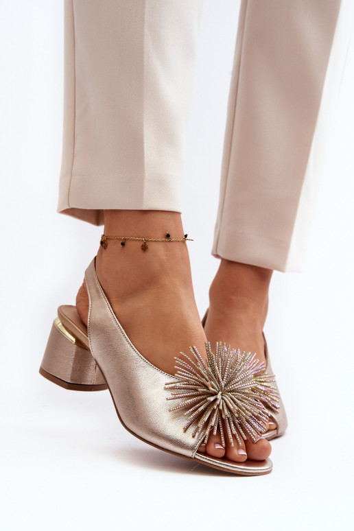 Moteriškos basutės su ornamentais Laura Messi 2719 aukso spalvos Moteriškos basutės su ornamentais Laura Messi 2719 aukso spalvos