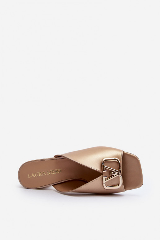 Elegantiško stiliaus Moteriškos šlepetės su kulniukais Laura Messi 2771 aukso spalvos Elegantiško stiliaus Moteriškos šlepetės su kulniukais Laura Messi 2771 aukso spalvos