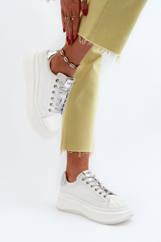 Oda Sneakers modelio batai Moteriškas su platforma GOE NN2N4033 baltos spalvos Oda Sneakers modelio batai Moteriškas su platforma GOE NN2N4033 baltos spalvos