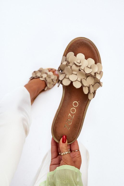 Zazoo 40381 Moteriškas Odinės šlepetės su plačiais kulniukais smėlio spalvos Zazoo 40381 Moteriškas Odinės šlepetės su plačiais kulniukais smėlio spalvos