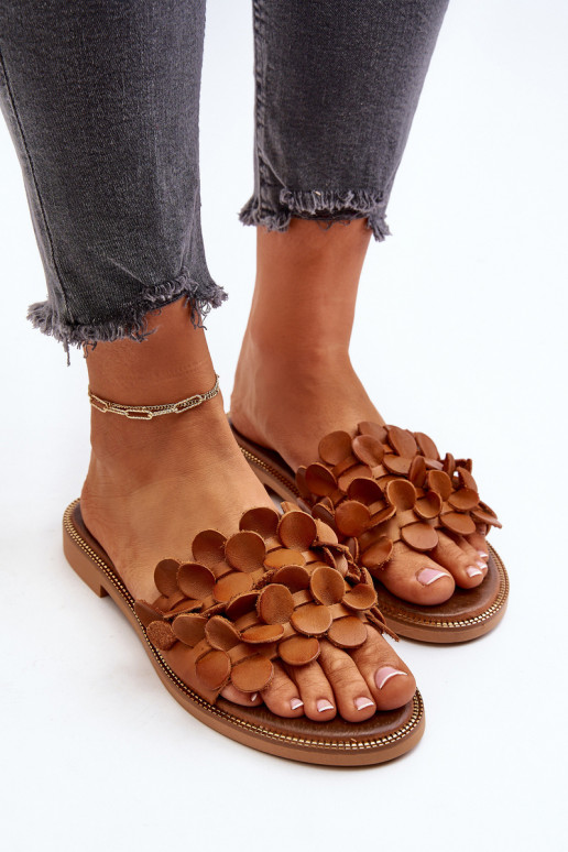 Zazoo 40381 Moteriškas Odinės šlepetės su plačiais kulniukais rudos spalvos Zazoo 40381 Moteriškas Odinės šlepetės su plačiais kulniukais rudos spalvos