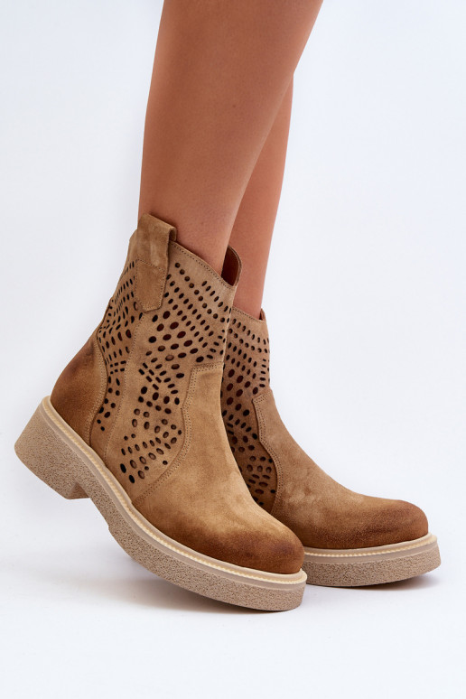 Zazoo 3470 Zomšiniai batai Moteriškas su plačiais kulniukais su aužūro elementais smėlio spalvos Zazoo 3470 Zomšiniai batai Moteriškas su plačiais kulniukais su aužūro elementais smėlio spalvos