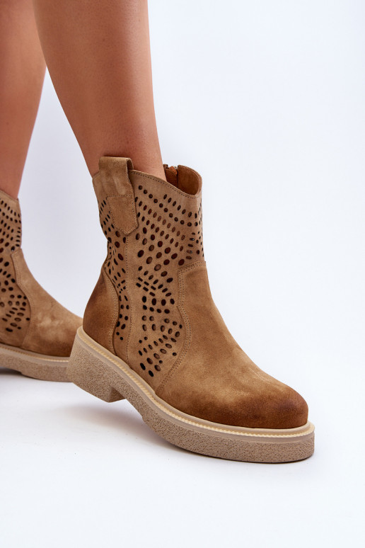 Zazoo 3470 Zomšiniai batai Moteriškas su plačiais kulniukais su aužūro elementais smėlio spalvos Zazoo 3470 Zomšiniai batai Moteriškas su plačiais kulniukais su aužūro elementais smėlio spalvos