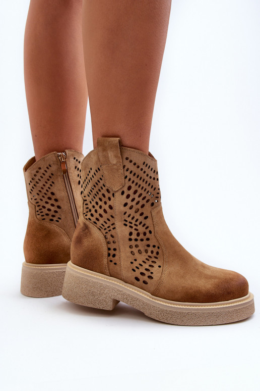 Zazoo 3470 Zomšiniai batai Moteriškas su plačiais kulniukais su aužūro elementais smėlio spalvos Zazoo 3470 Zomšiniai batai Moteriškas su plačiais kulniukais su aužūro elementais smėlio spalvos