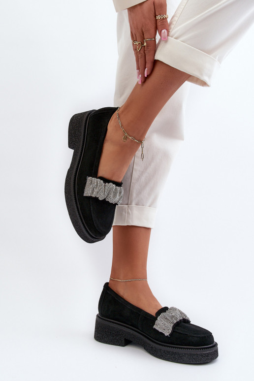 Zazoo 3419 moteriški mokasinai iš zomšos Su dekoratyvine juostele juodos spalvos Zazoo 3419 moteriški mokasinai iš zomšos Su dekoratyvine juostele juodos spalvos