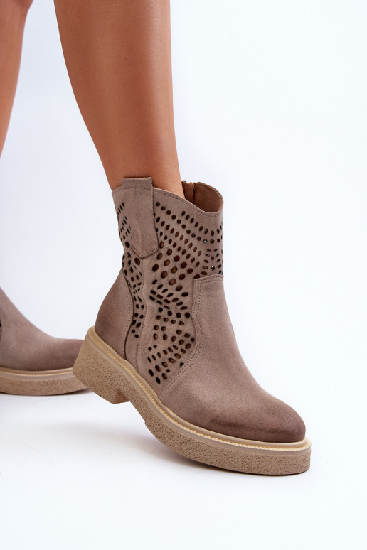 Zazoo 3470 Zomšiniai batai Moteriškas su plačiais kulniukais su aužūro elementais kapučino spalvos Zazoo 3470 Zomšiniai batai Moteriškas su plačiais kulniukais su aužūro elementais kapučino spalvos