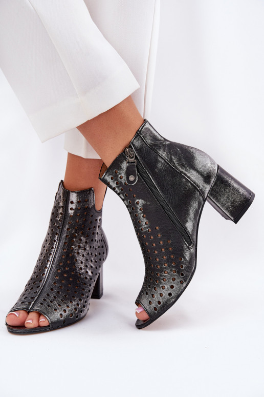 Oda Ažūriniai aulinukai Tai turiciejka 05420-01 juodos spalvos Oda Ažūriniai aulinukai Tai turiciejka 05420-01 juodos spalvos