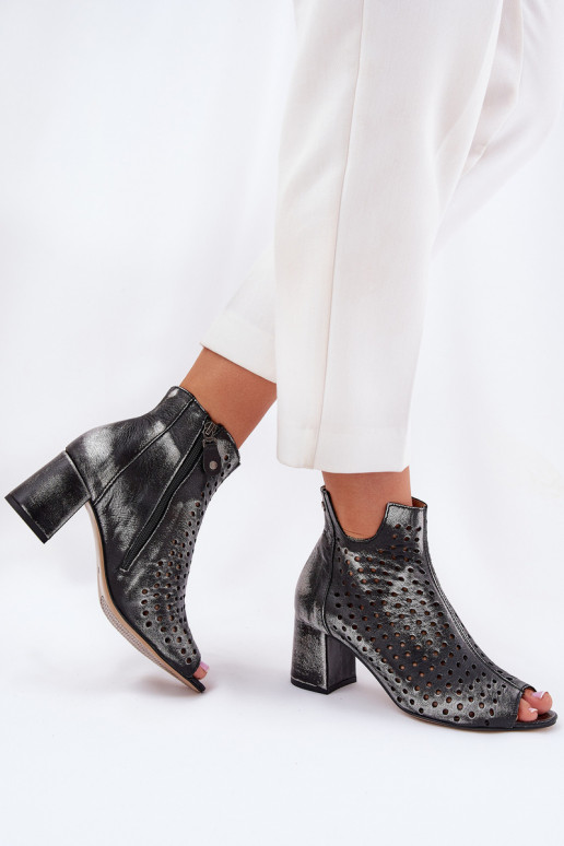 Oda Ažūriniai aulinukai Tai turiciejka 05420-01 juodos spalvos Oda Ažūriniai aulinukai Tai turiciejka 05420-01 juodos spalvos