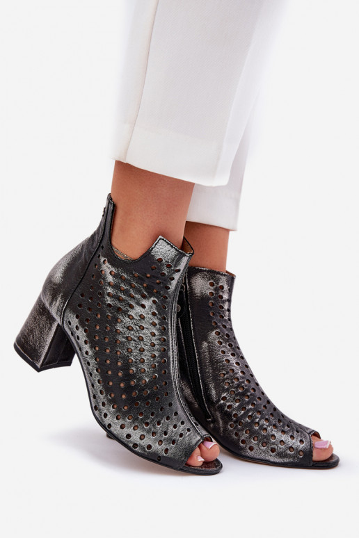 Oda Ažūriniai aulinukai Tai turiciejka 05420-01 juodos spalvos Oda Ažūriniai aulinukai Tai turiciejka 05420-01 juodos spalvos