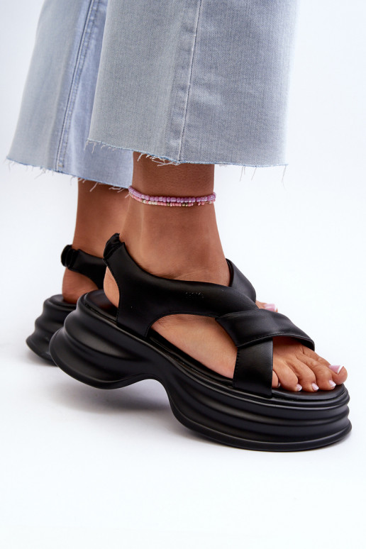 Moteriškos basutės Moteriškas su madingais masyviais padais juodos spalvos GOE NN2N4106