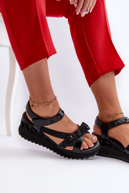 Moteriškos basutės su kaspinais D&A CR956 juodos spalvos Moteriškos basutės su kaspinais D&A CR956 juodos spalvos