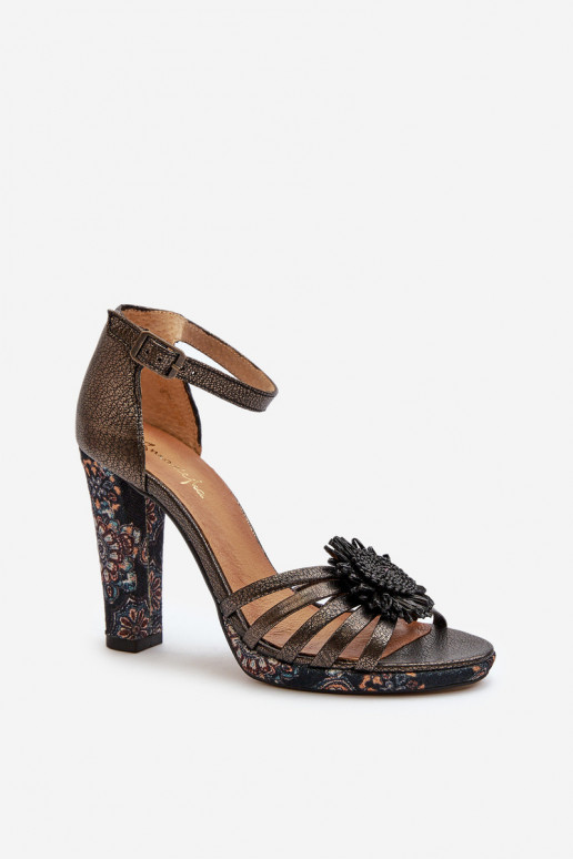 Moteriškos aukštakulnės basutės su ornamentais Tai turiciejka 06620-20 pilkos spalvos Moteriškos aukštakulnės basutės su ornamentais Tai turiciejka 06620-20 pilkos spalvos