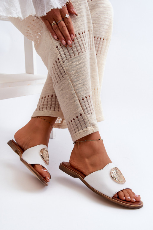 Zazoo 2938 Odinės šlepetės su plačiais kulniukais su ornamentais baltos spalvos