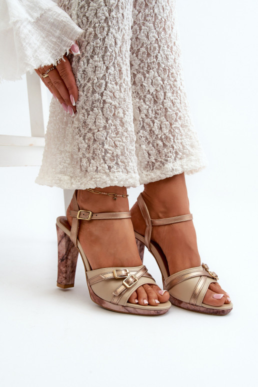 Oda Moteriškos aukštakulnės basutės Tai turiciejka 06564-22 smėlio spalvos-aukso spalvos Oda Moteriškos aukštakulnės basutės Tai turiciejka 06564-22 smėlio spalvos-aukso spalvos