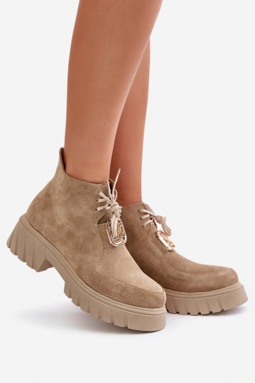 Zazoo 2952 Zomšiniai batai su aukso spalvos detalėmis smėlio spalvos Zazoo 2952 Zomšiniai batai su aukso spalvos detalėmis smėlio spalvos