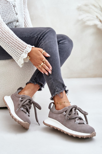 iš zomšos Sneakers modelio batai MoteriškassuGrubym Suvarstymasm Artiker 54C1465 pilkos spalvos