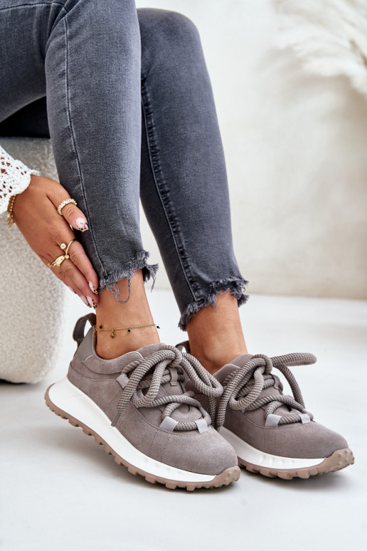 iš zomšos Sneakers modelio batai MoteriškassuGrubym Suvarstymasm Artiker 54C1465 pilkos spalvos