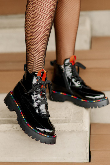 Oda su lako efektu Darbiniai kulkšnies batai Į Pilį juodos spalvos Anafra