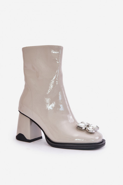 su lako efektu Moteriški aulinukai su ornamentais D&A MR880-019 pilkos spalvos su lako efektu Moteriški aulinukai su ornamentais D&A MR880-019 pilkos spalvos