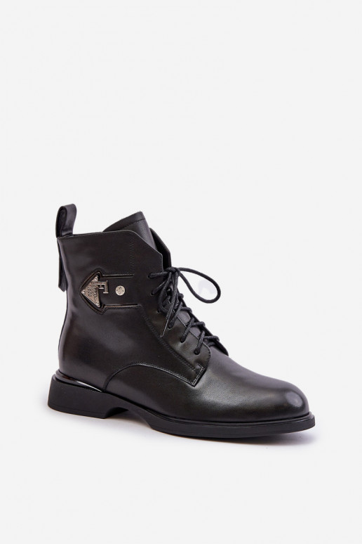 Oda Aulinukai su plačiais kulniukais su ornamentais pašiltinti Tai turiciejka N3115-01 juodos spalvos Oda Aulinukai su plačiais kulniukais su ornamentais pašiltinti Tai turiciejka N3115-01 juodos spalvos