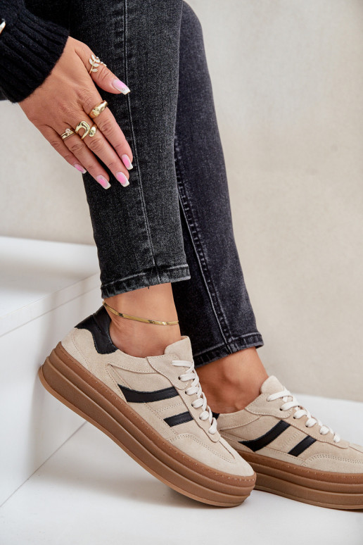 Zazoo N1176 iš zomšos Sneakers modelio batai su platforma smėlio spalvos Zazoo N1176 iš zomšos Sneakers modelio batai su platforma smėlio spalvos