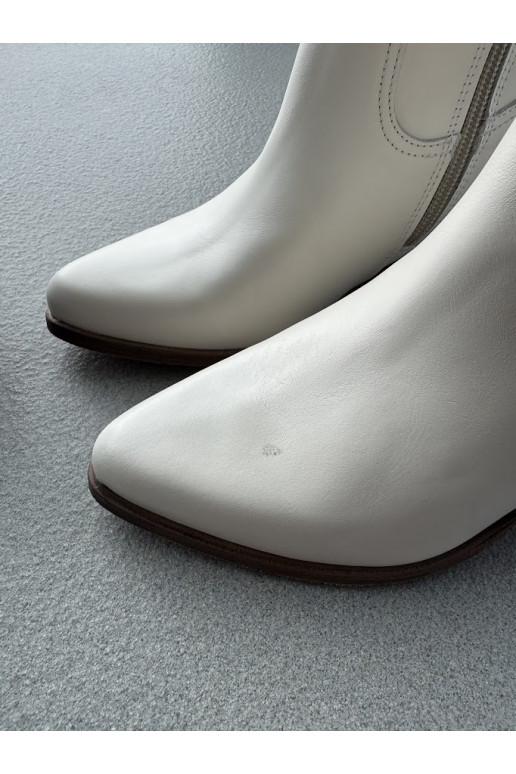 Oda ilgaauliai batai Prieš Kelį su kulniukais Zazoo 3675 baltos spalvos Oda ilgaauliai batai Prieš Kelį su kulniukais Zazoo 3675 baltos spalvos