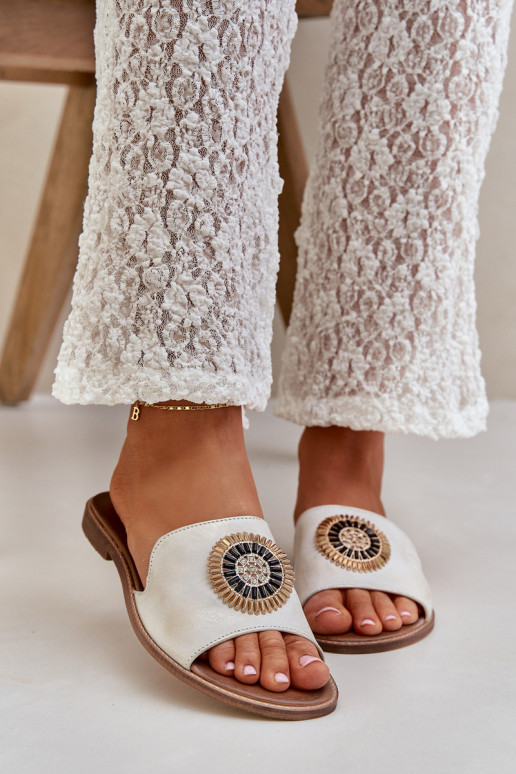 Odinės šlepetės su ornamentais su plačiais kulniukais LeĮskis 3047/O aukso spalvos Przecierany Odinės šlepetės su ornamentais su plačiais kulniukais LeĮskis 3047/O aukso spalvos Przecierany