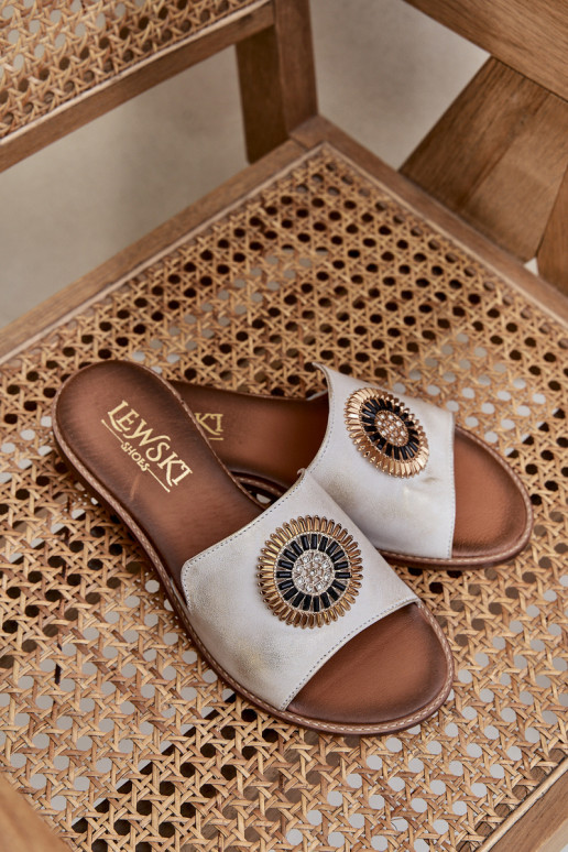 Odinės šlepetės su ornamentais su plačiais kulniukais LeĮskis 3047/O aukso spalvos Przecierany Odinės šlepetės su ornamentais su plačiais kulniukais LeĮskis 3047/O aukso spalvos Przecierany