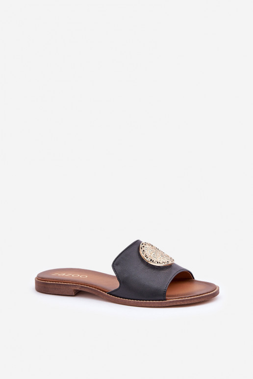 Odinės šlepetės su ornamentais su plačiais kulniukais Zazoo 3047/O juodos spalvos Odinės šlepetės su ornamentais su plačiais kulniukais Zazoo 3047/O juodos spalvos