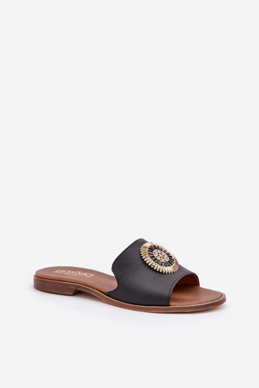 Odinės šlepetės su ornamentais su plačiais kulniukais Zazoo 3047/O juodos spalvos Odinės šlepetės su ornamentais su plačiais kulniukais Zazoo 3047/O juodos spalvos