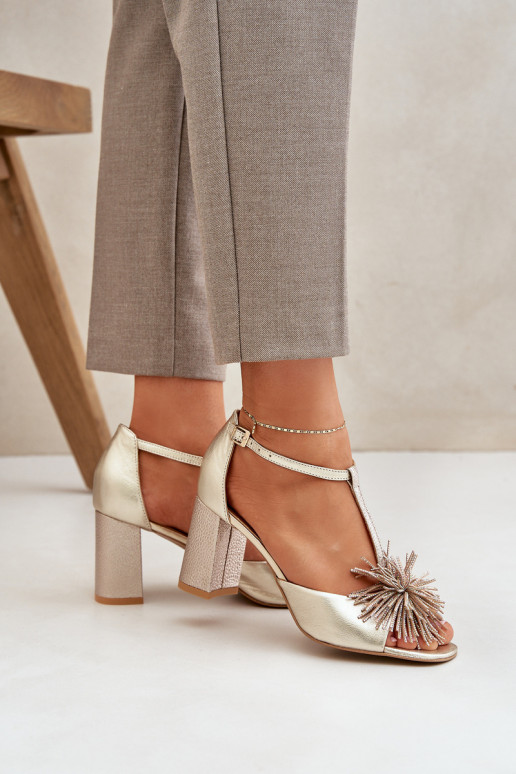 basutės Oda su kulniukais su ornamentais Laura Messi 2758 aukso spalvos basutės Oda su kulniukais su ornamentais Laura Messi 2758 aukso spalvos