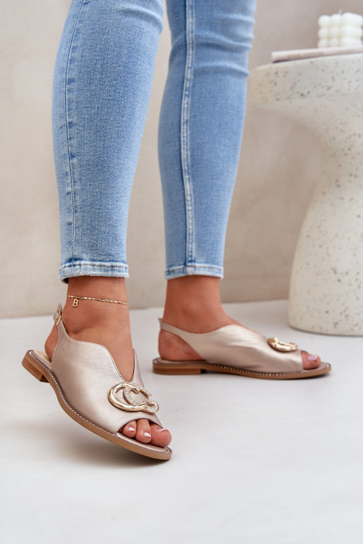 Moteriškos basutės su plačiais kulniukais su ornamentais Laura Messi 2865 aukso spalvos Moteriškos basutės su plačiais kulniukais su ornamentais Laura Messi 2865 aukso spalvos