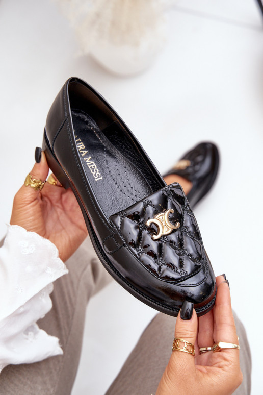 Oda Lakuoti mokasinai su aukso spalvos detalėmis Laura Messi 2927 juodos spalvos Oda Lakuoti mokasinai su aukso spalvos detalėmis Laura Messi 2927 juodos spalvos