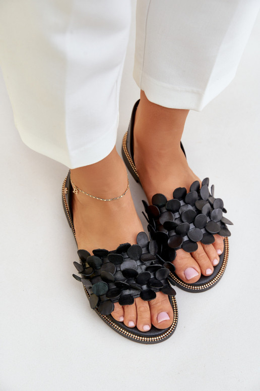 Moteriškos basutės su plačiais kulniukais Zazoo 40425 juodos spalvos Moteriškos basutės su plačiais kulniukais Zazoo 40425 juodos spalvos