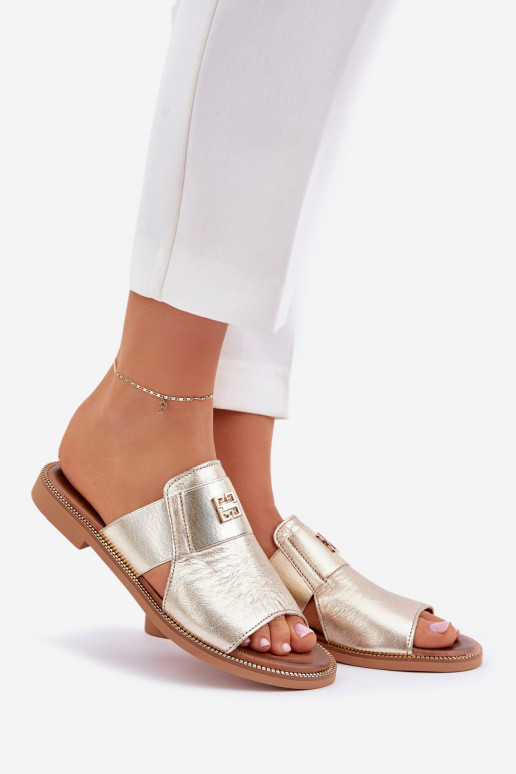 Elegantiško stiliaus Šlepetės Pagaminta iš natūralios odos su plačiais kulniukais Zazoo 40423 aukso spalvos